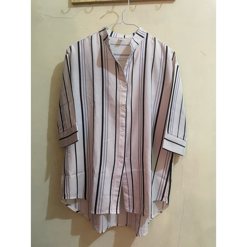 kemeja putih garis setengah lengan