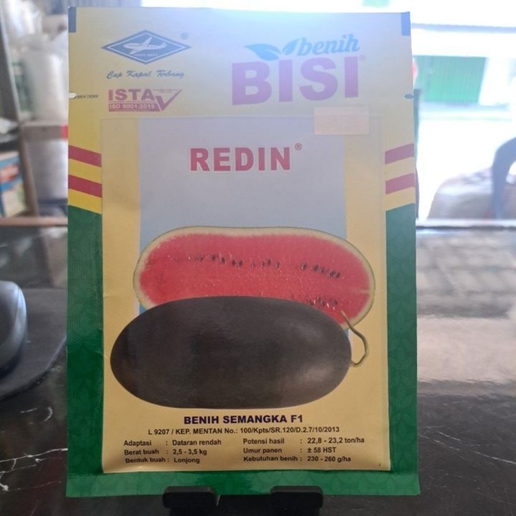 benih semangka berbiji
