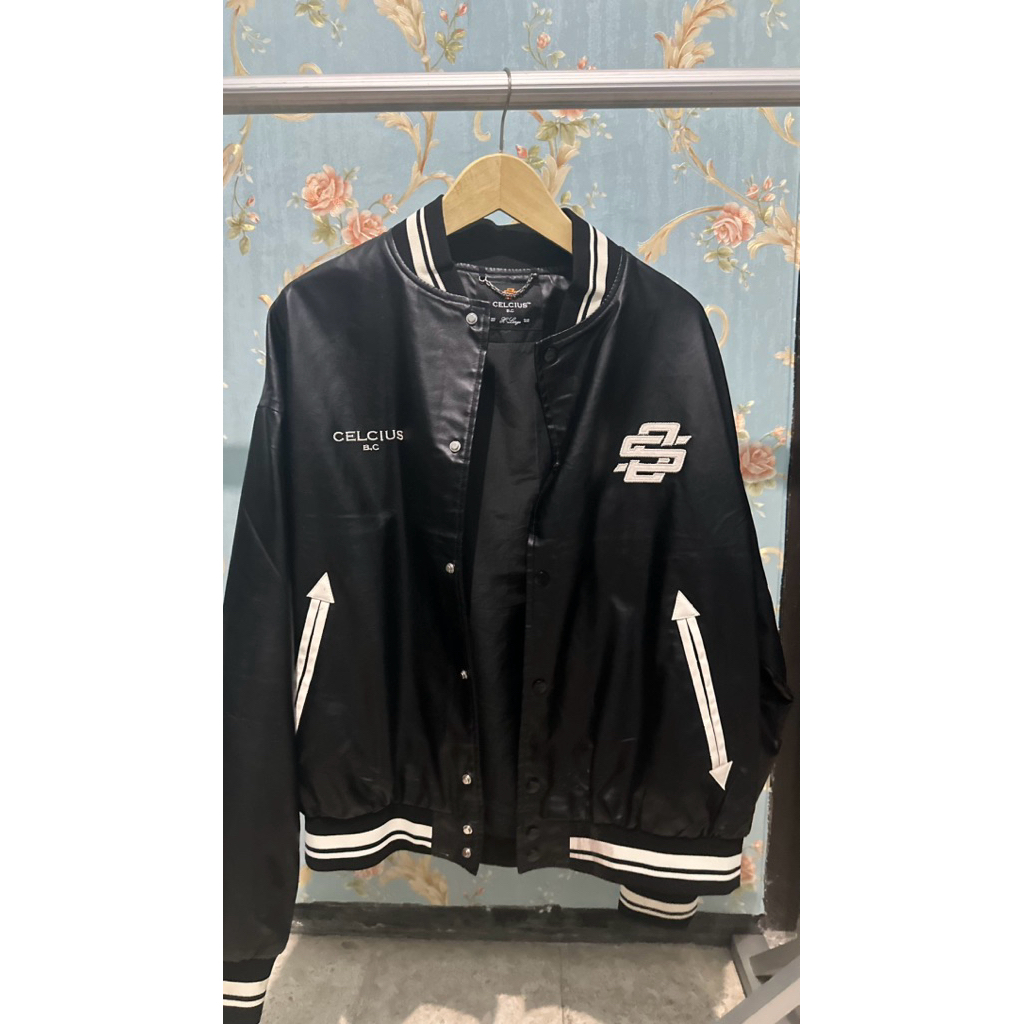 CELCIUS Sports Varsity Baseball Jacket Kulit I31000279C Hitam