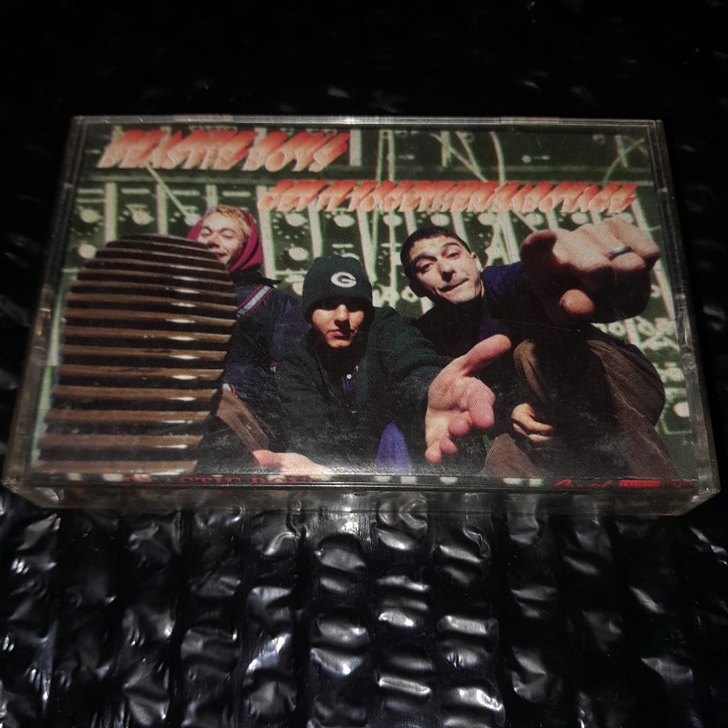 kaset import beastie boys get it togethers/sabotage