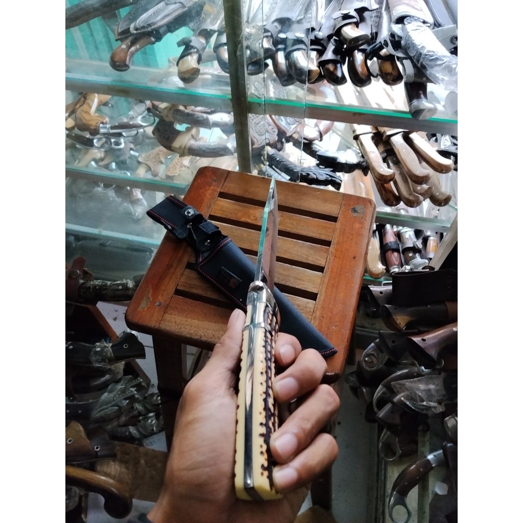 PisauSerbaguna asli cibatu dengan bahan BajaHSS dan handle asli TandukRusa