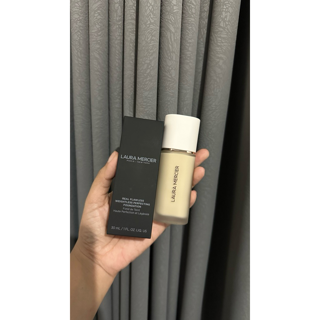 laura mercier foundation 2w1