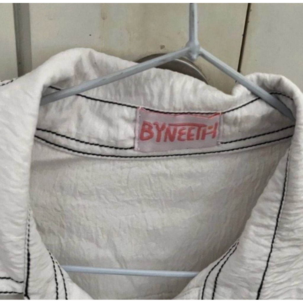Kemeja Byneeth Putih