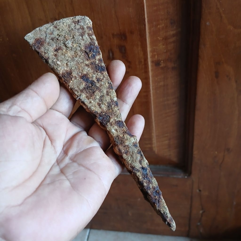 Koleksi Temuan Galian Tanah Kapak Pethel Besi KUNO