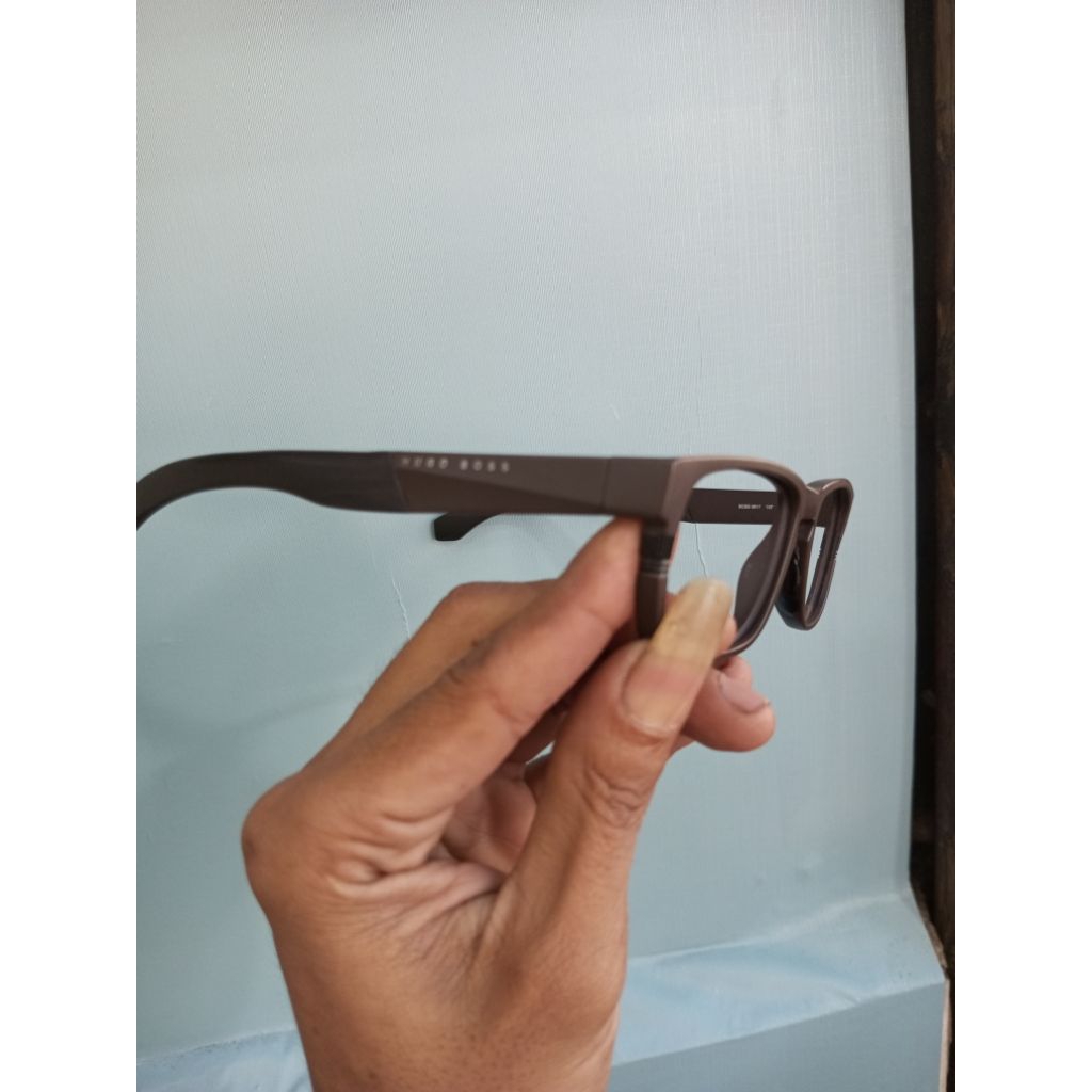 kacamata second original Hugo boss barang masih mulus banget