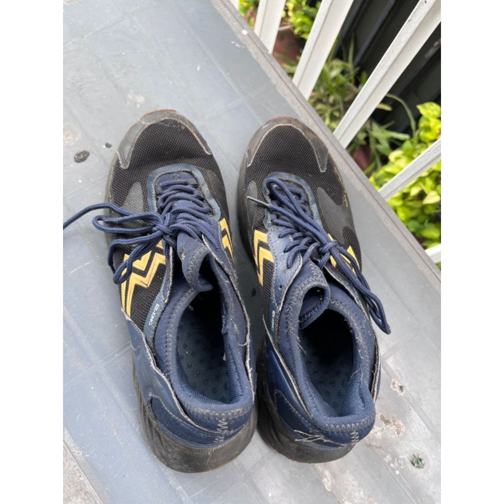 Sepatu athletica rx king ukuran 43