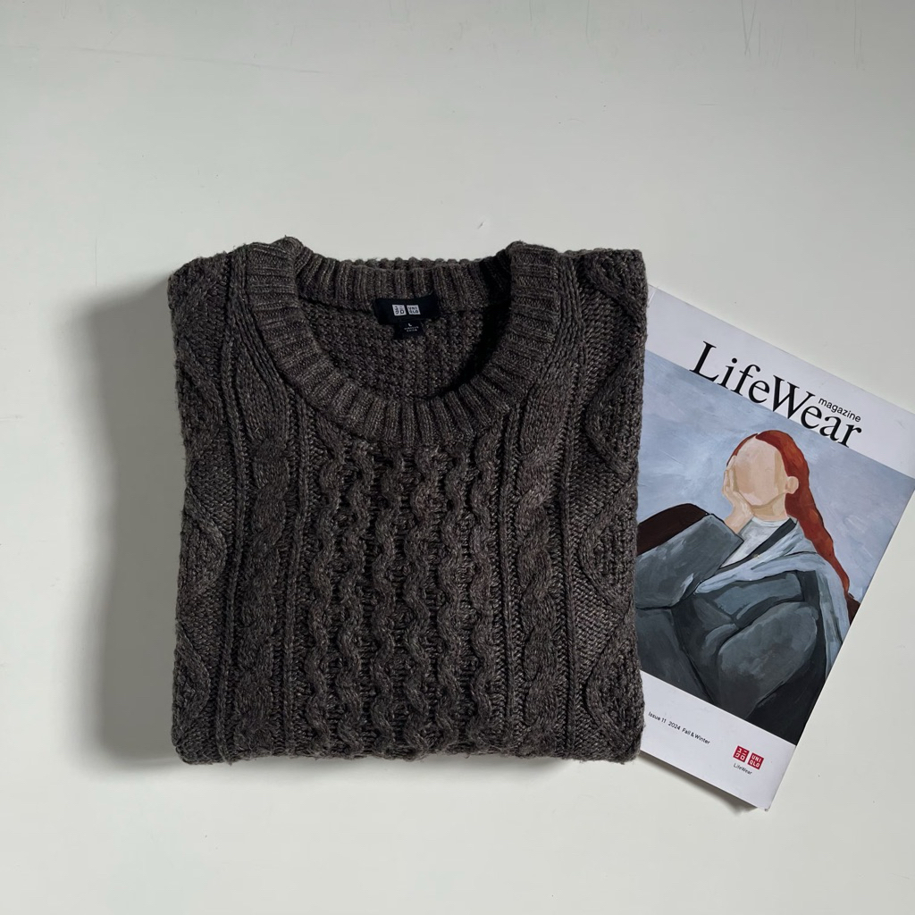 Uniqlo cable Knit Sweater Original/Sweater Rajut Uniqlo (Second)