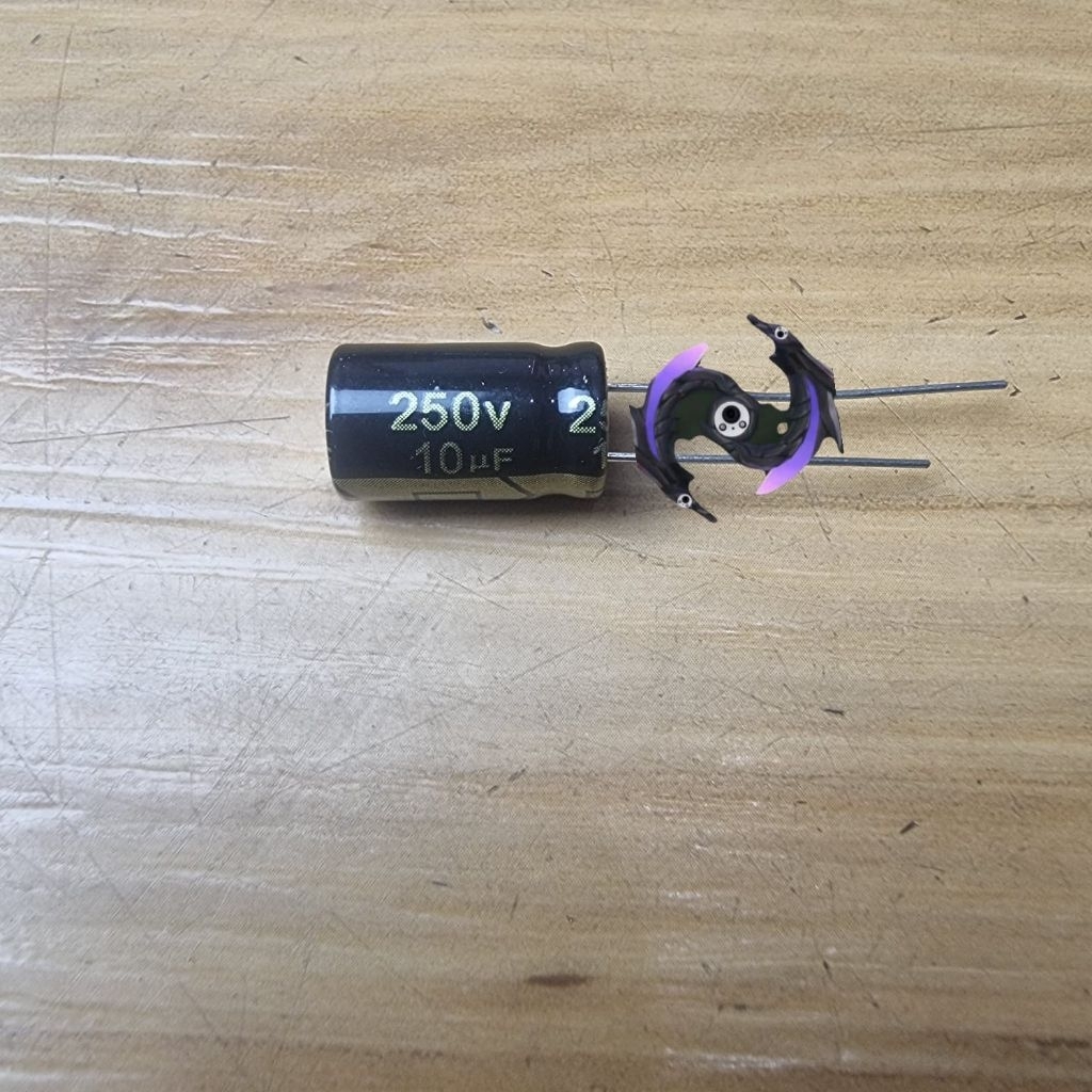 Elco 10uf 250v Elko 10 uf 250 volt Kapasitor