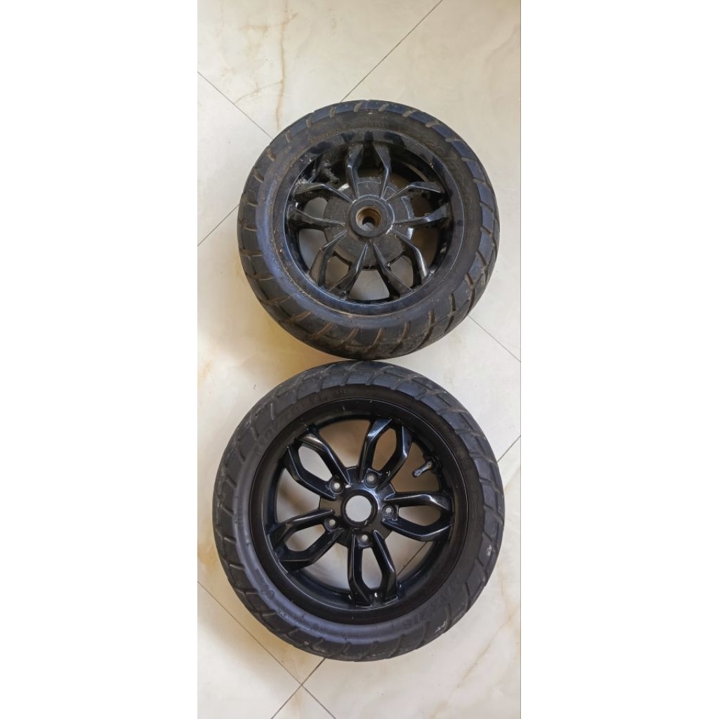 Pelek dan Ban Vespa S 125 atau LX 125