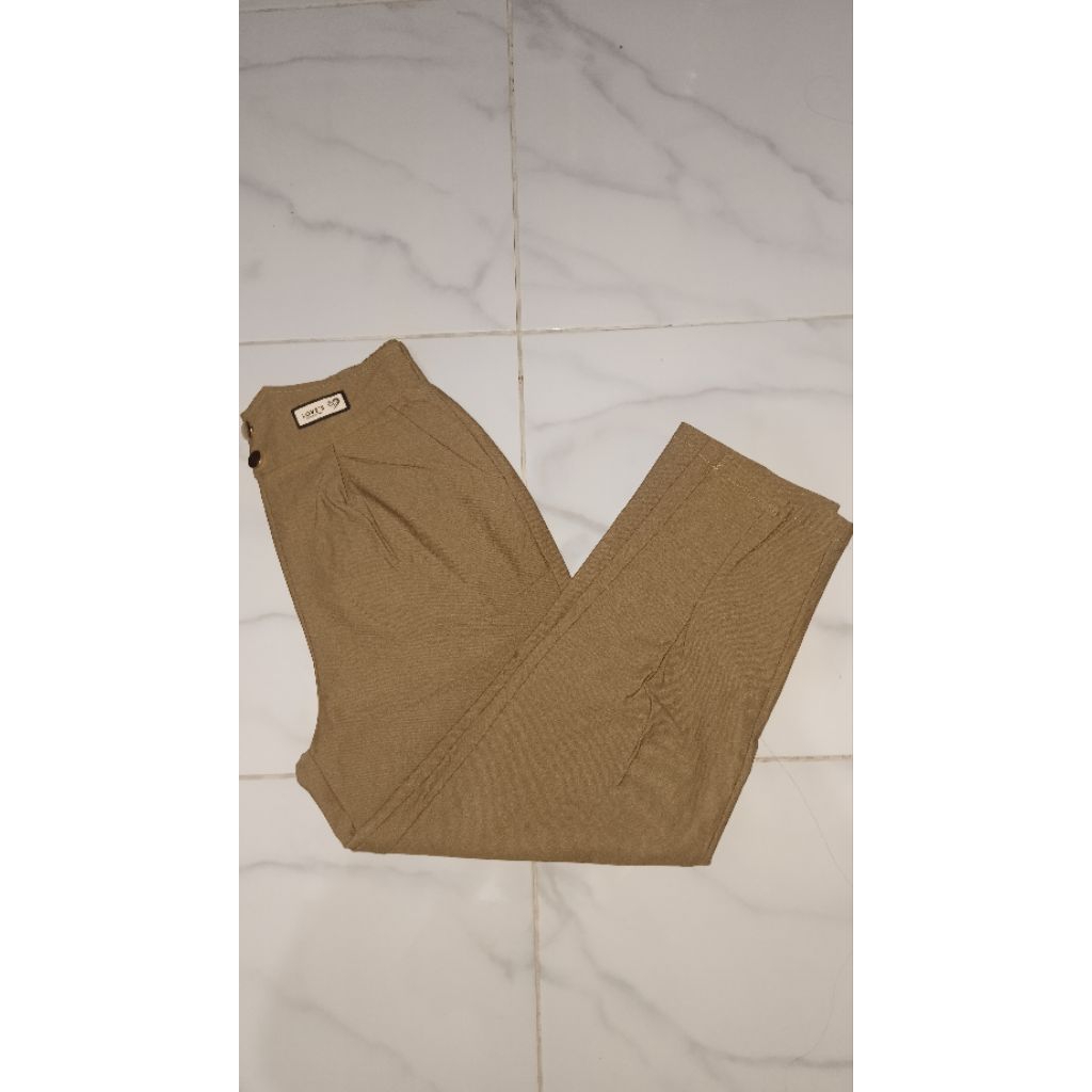 preloved_celana khaki