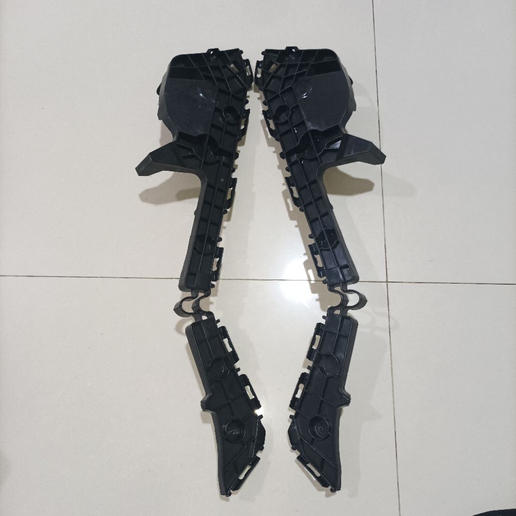 BRACKET BREKET BUMPER BEMPER BELAKANG TOYOTA VIOS YARIS 2018 2019 2020 2021 ORIGINAL 52575-0D360 / 5