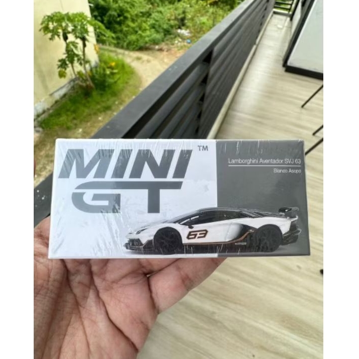 miniGT Lamborghini Aventador SVJ 63