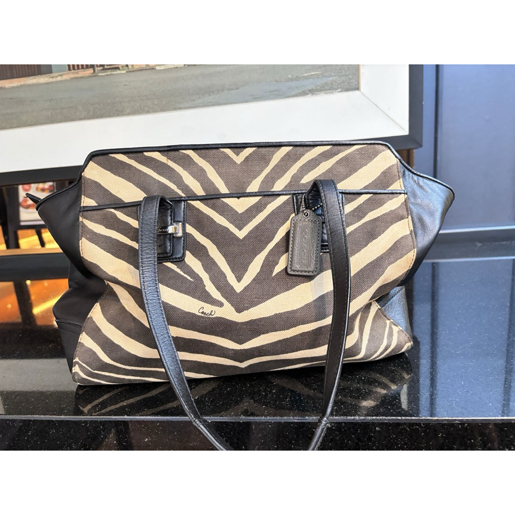 Preloved Coach Zebra Tote Bag Original Canvas Leather Handbag Branded Wanita