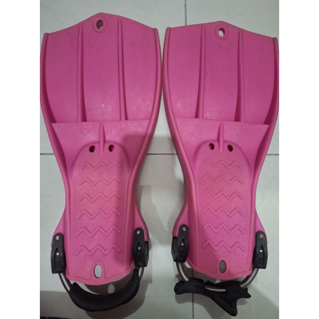 Apeks RK3 fins diving second
