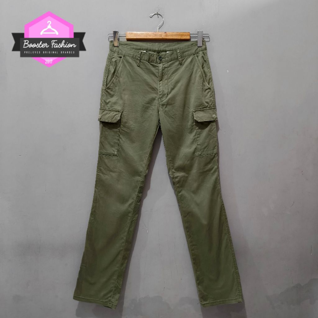 CARGO PANTS GU SLIM OLIVE ORI SIZE 29-30