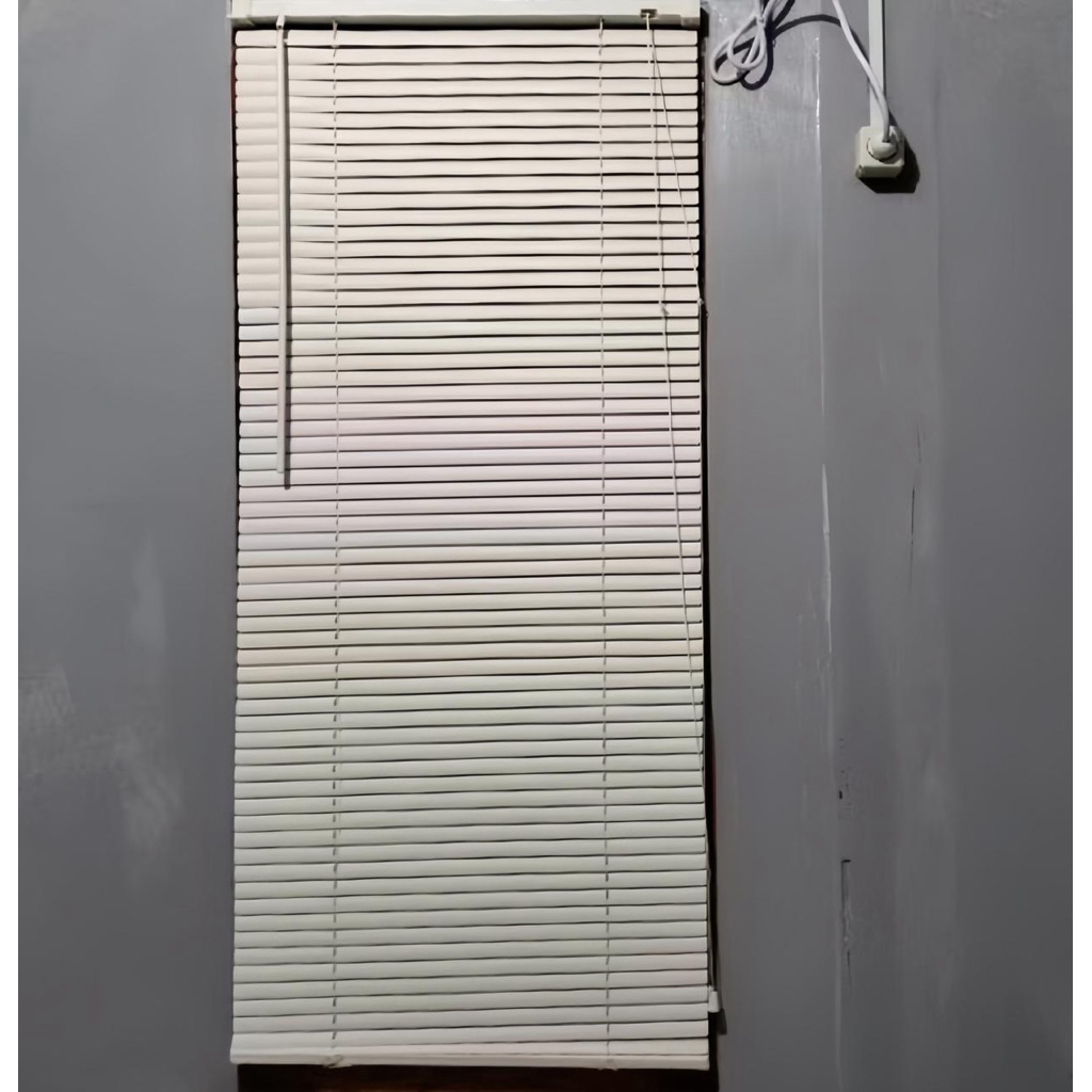 tirai gulung pvc putih