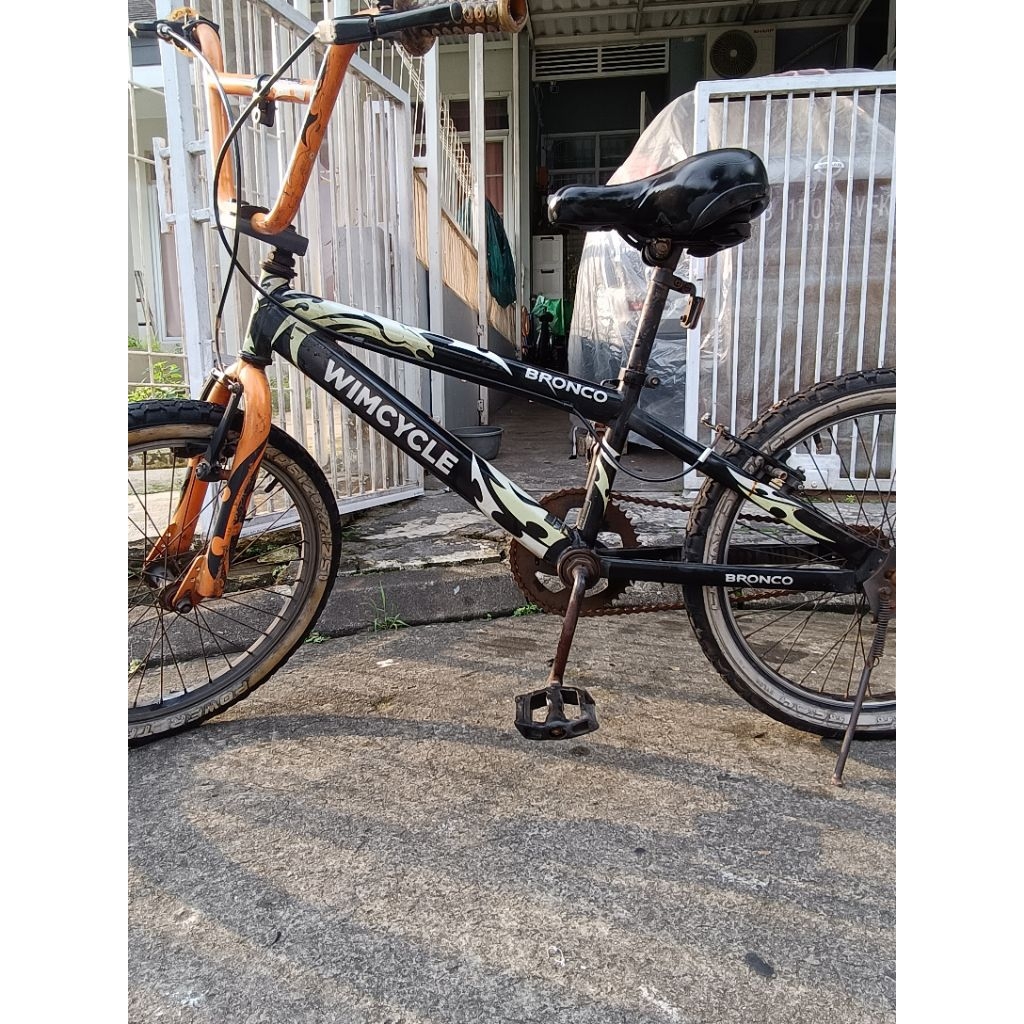Capria - Sepeda Anak BMX Wimcycle Bronco Black Orange 20 second