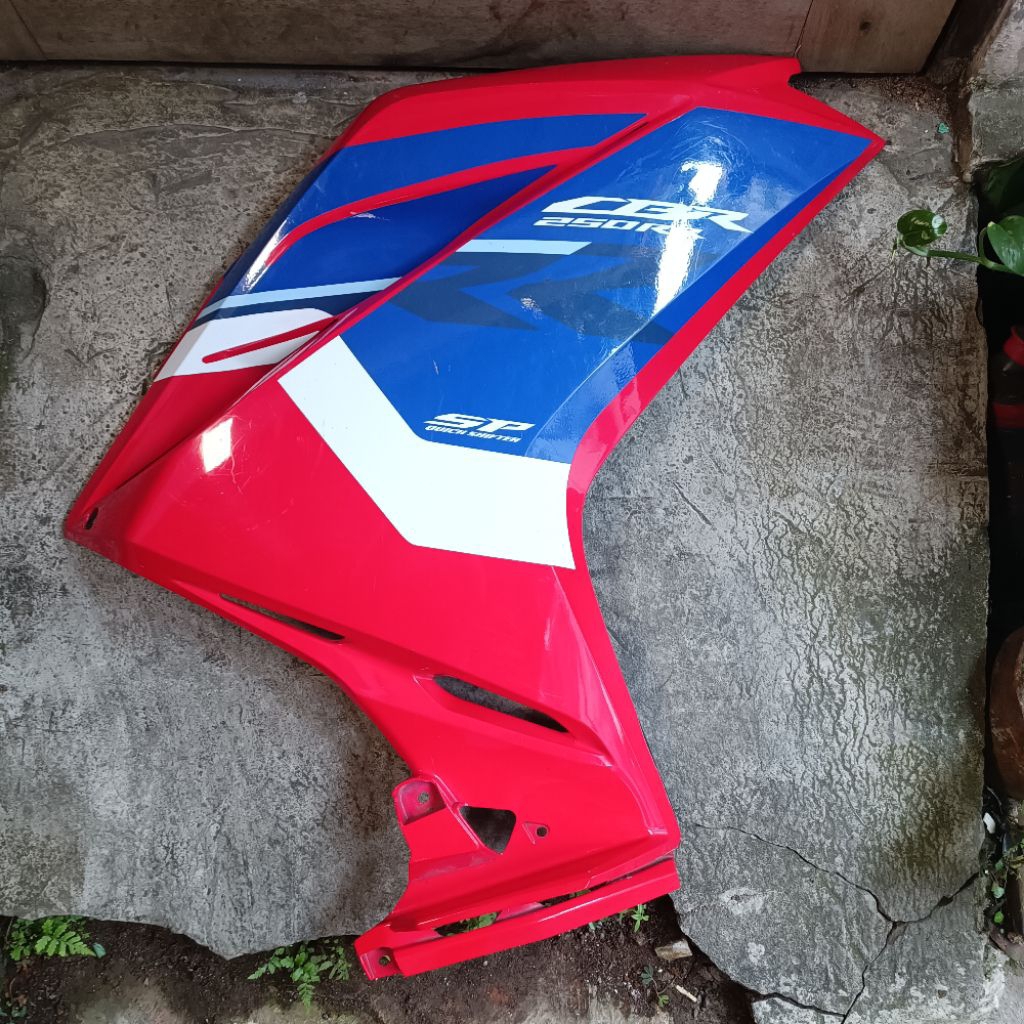 sayap tebeng fairing cowl middle KANAN honda cbr250rr original copotan
