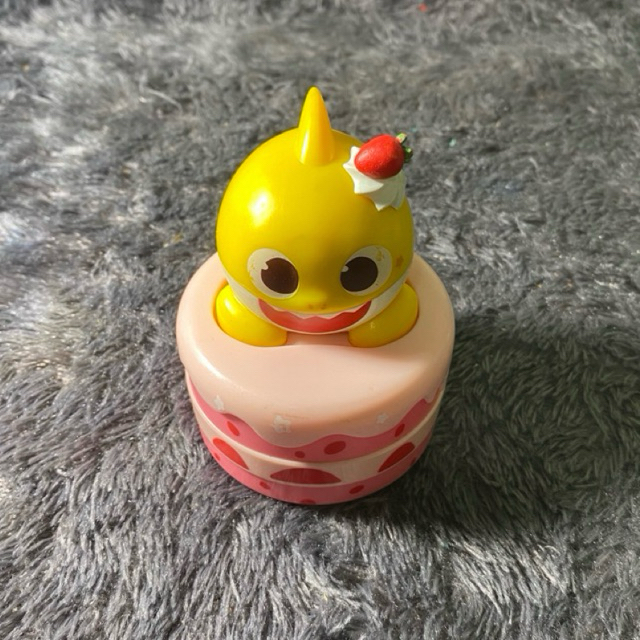 Mainan BABY SHARK hadiah Chaki kids meal K F C mcd Pinkfong Grandpa Action Figure Baby Shark Murah
