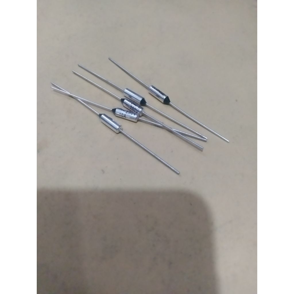 fuse setrika 240°C , 10 A , 250 V