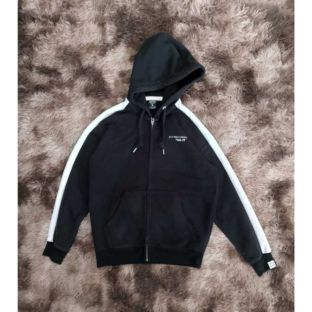 JAKET WHO A U PRIA PRELOVED