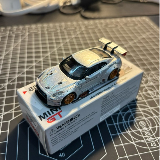 mini gt nissan gtr r35 lbwk magic pearl rare