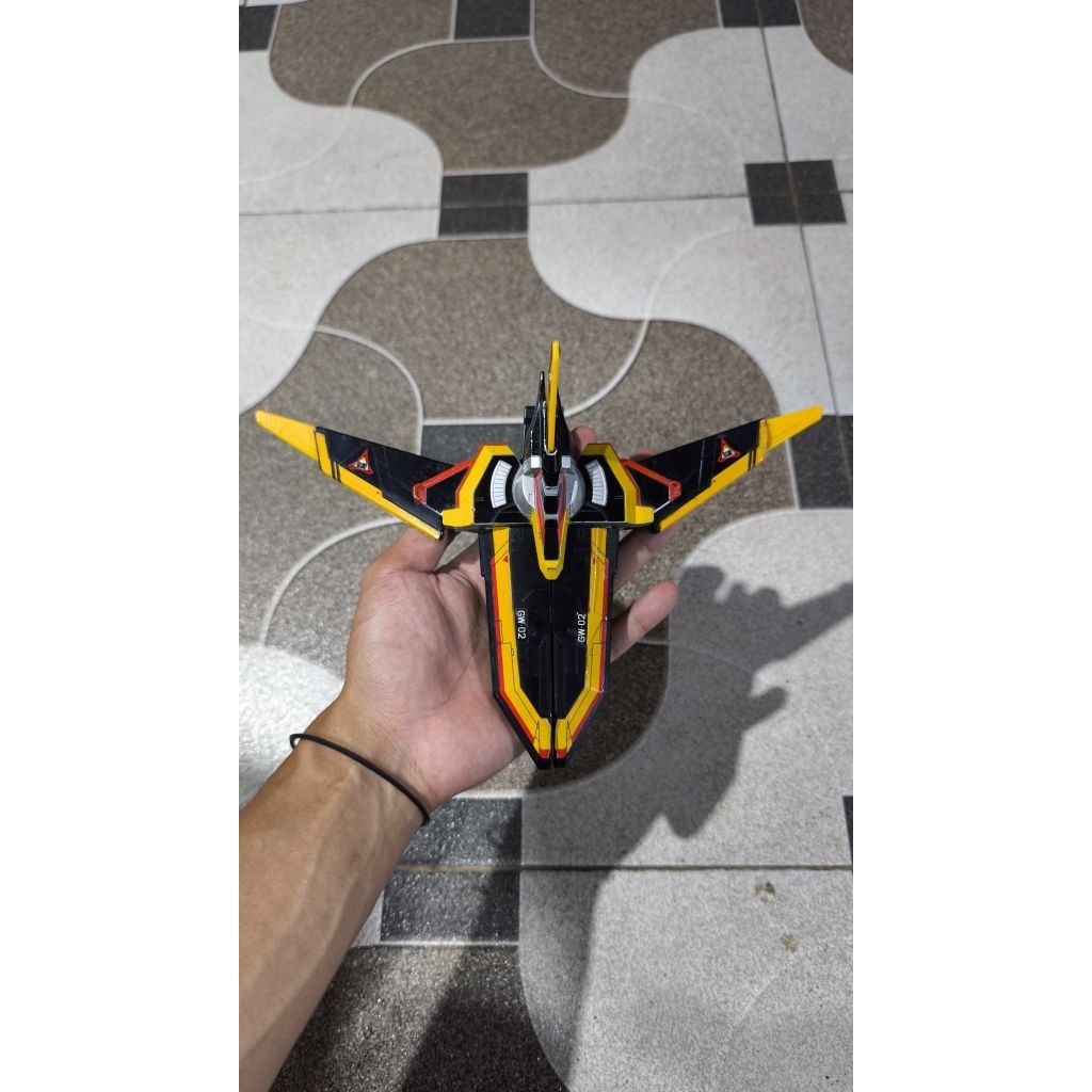 DX PESAWAT ULTRAMAN GUTS WING 2 BANDAI JAPAN