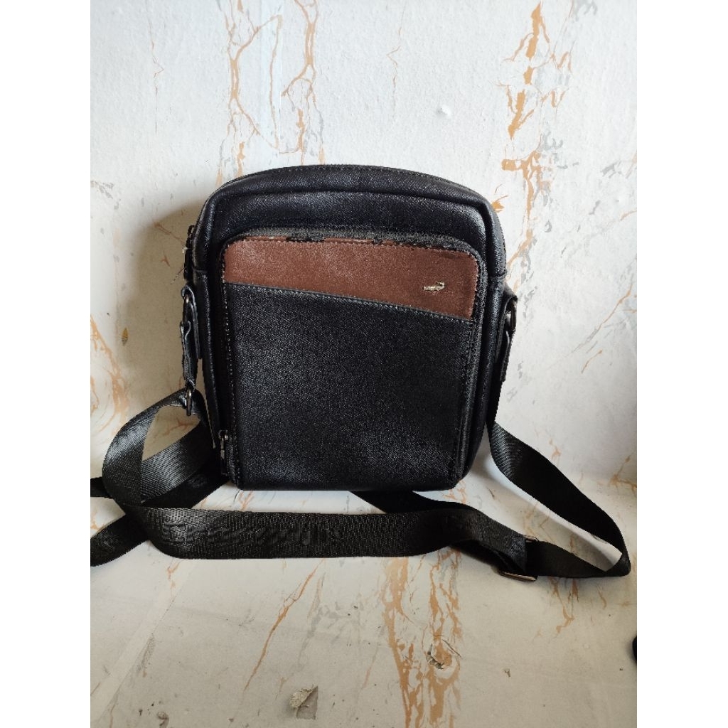 tas selempang crocodile