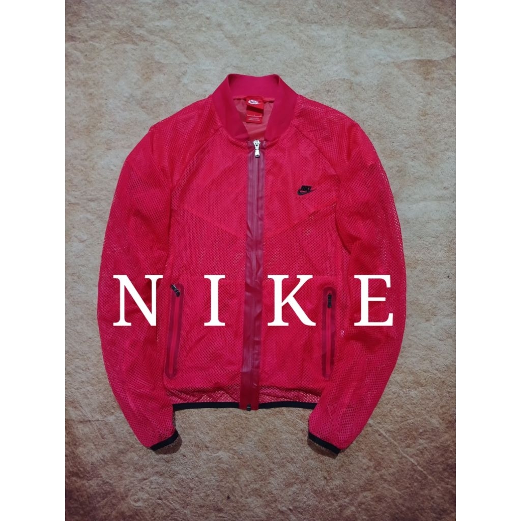 Jaket sport keren NIKE recomend bekas pakai