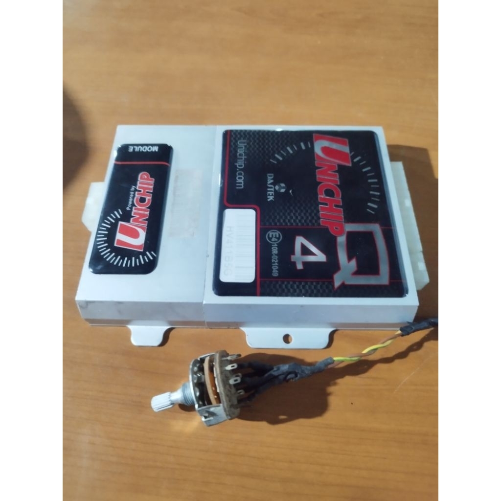Dastek unichip Q4 , thortle modul dan Selector.