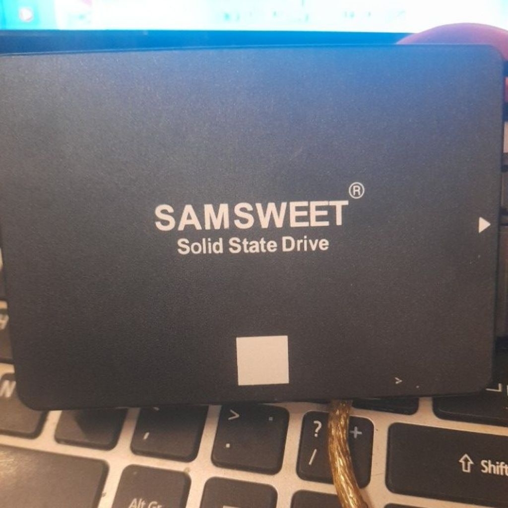 ssd SAMSWEET 256gb health 68% kondisi unit masih layak pakai