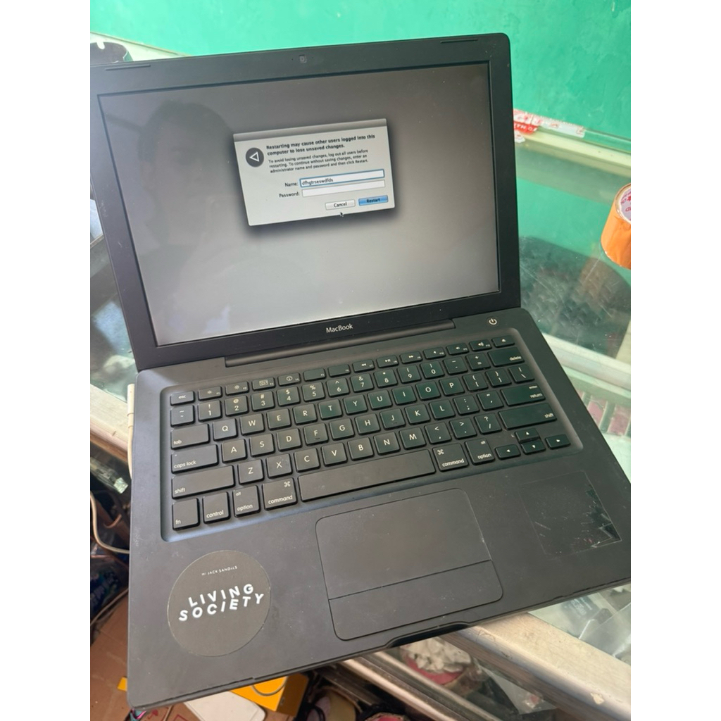 MACBOOK BLACK A1181 2007 CORE 2 DUO RAM 4GB INTERNAL 320GB