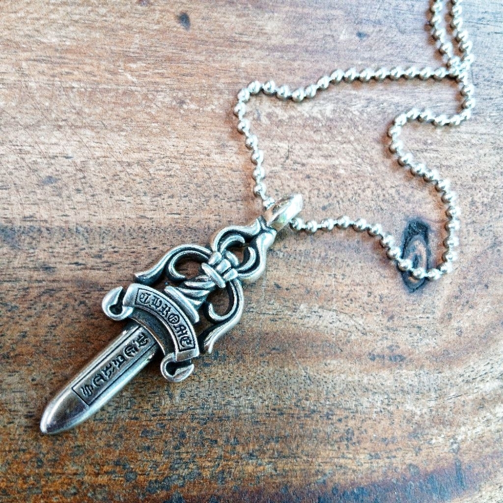 kalung chrome hearts dagger original