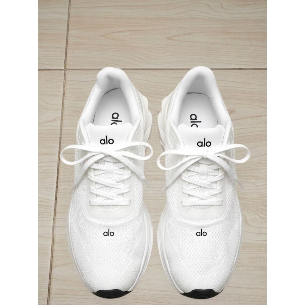 ALO RUNNER SecondTanpa Dus – Size 43-44 Like New