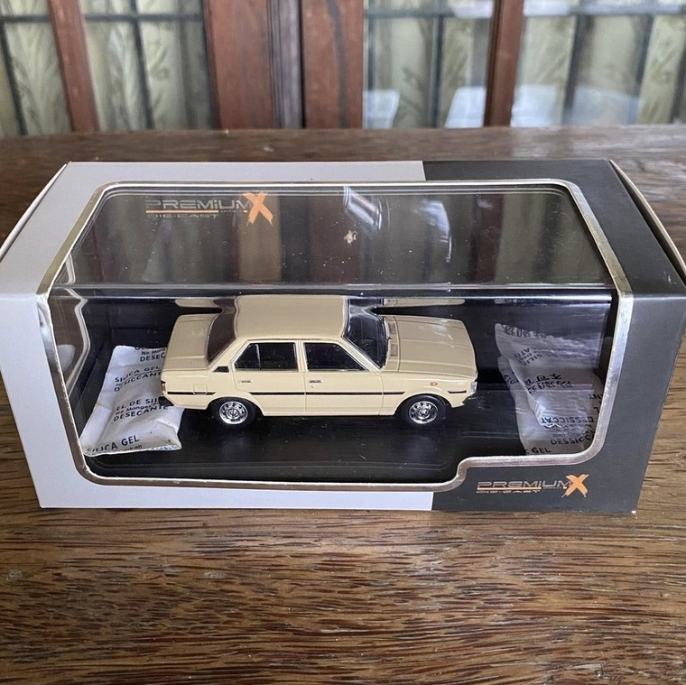 Diecast Toyota Corolla DX  1/43