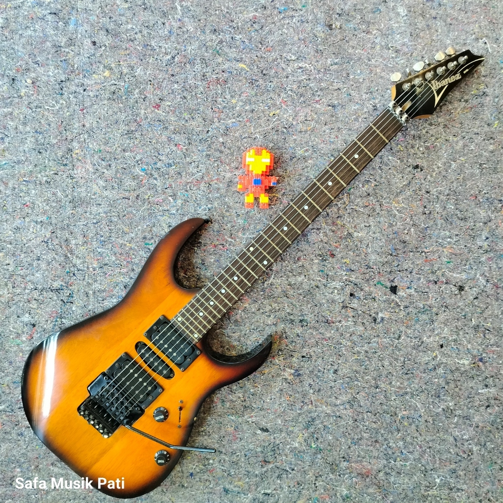 Ibanez RG Custom Gitar Elektrik, Kondisi masih Bagus, Normal (Packing Kayu)