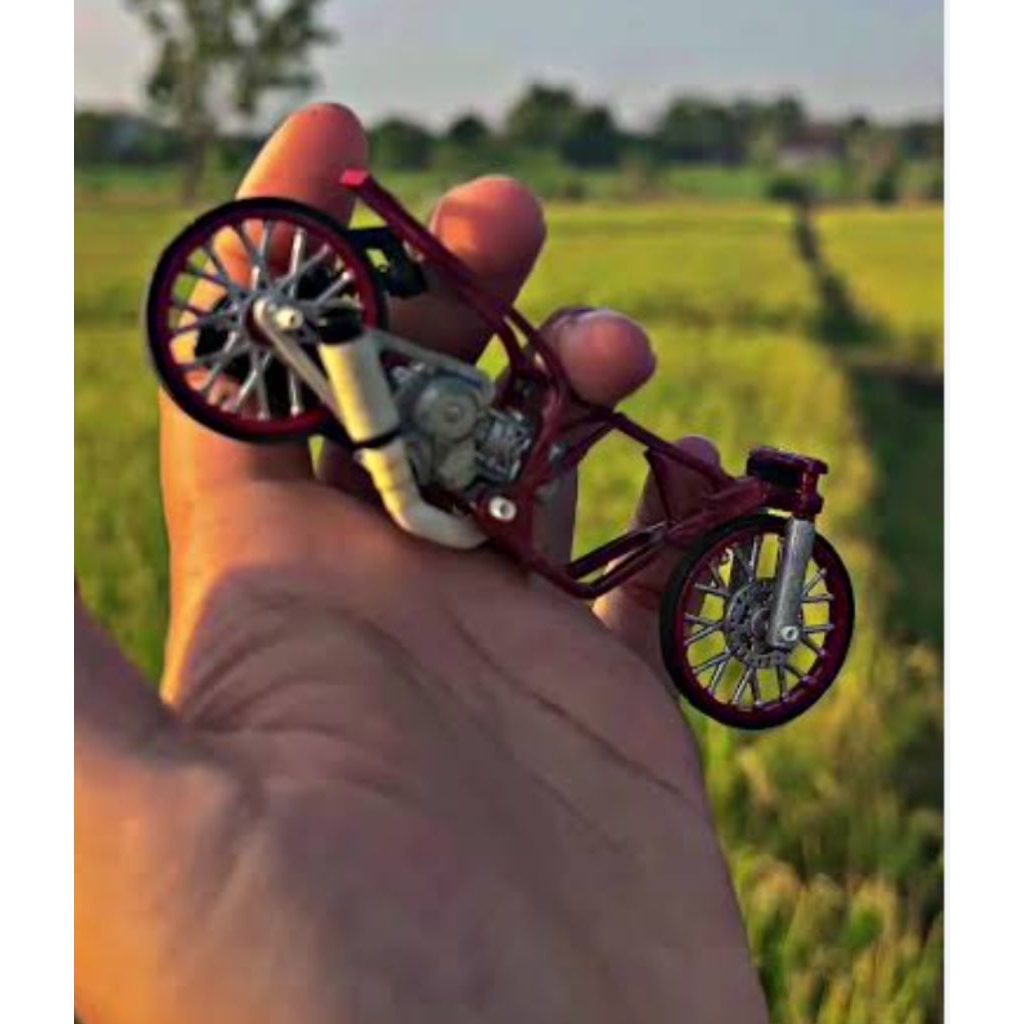 miniatur motor drag Yamaha Mio sporty merah marun tanpa cover body