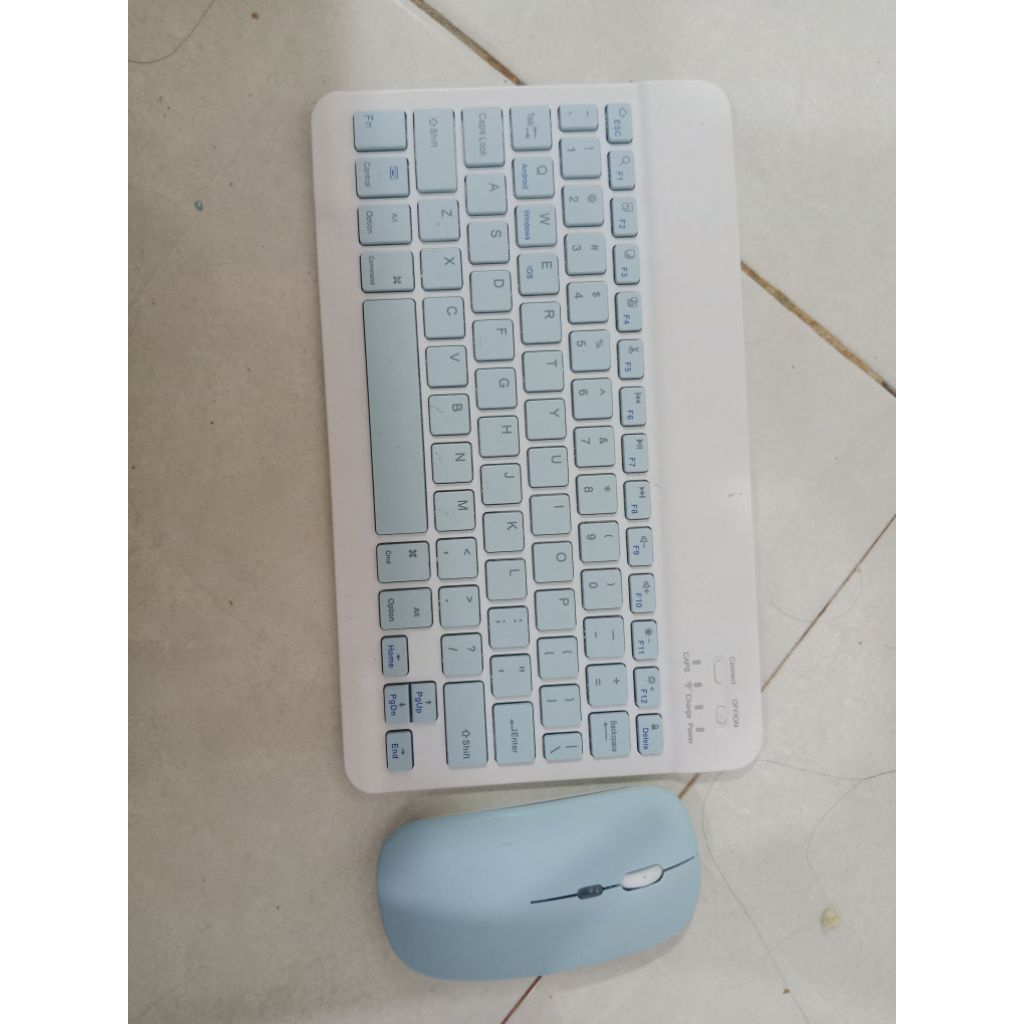Keyboard Bluetooth 10 Inch - Ringan, Portabel, Desain Slim (bekas no minus)