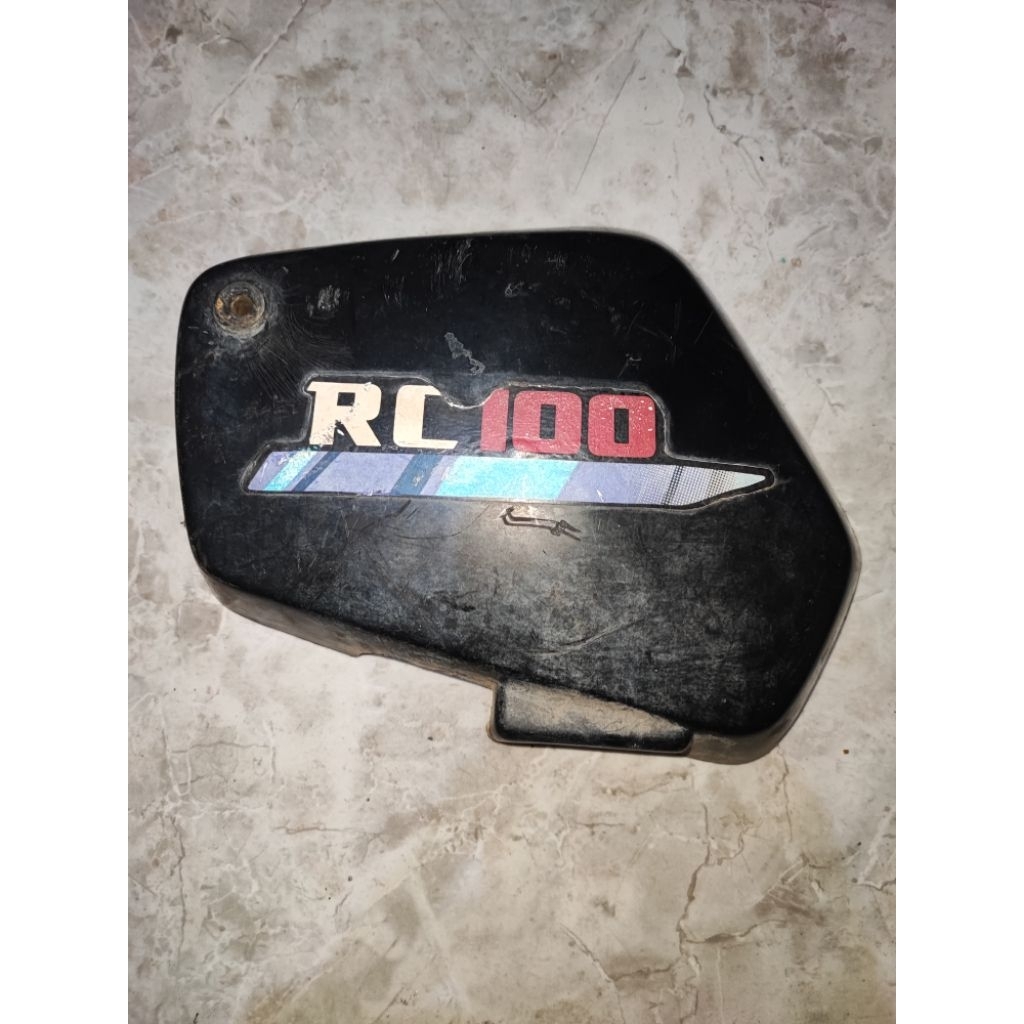 tutup aki suzuki rc cover body kanan RC100 bravo tepong rc80 rc100 body samping kanan rc original
