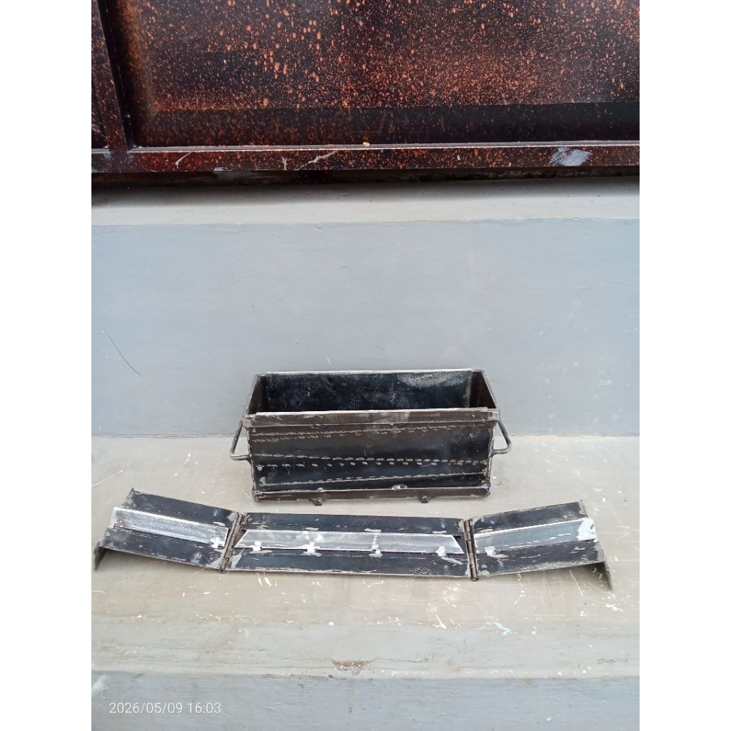 cetakan batako singel engsel ( ENGSEL TEBAL) 30x15x10
