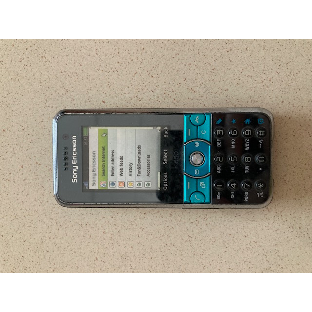 Handphone Dummy Mainan Sony Ericsson K660i Bekas