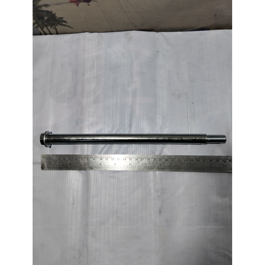 as roda belakang diameter 17mm panjang 30cm /as roda belakang Tiger crf dengan baut mur