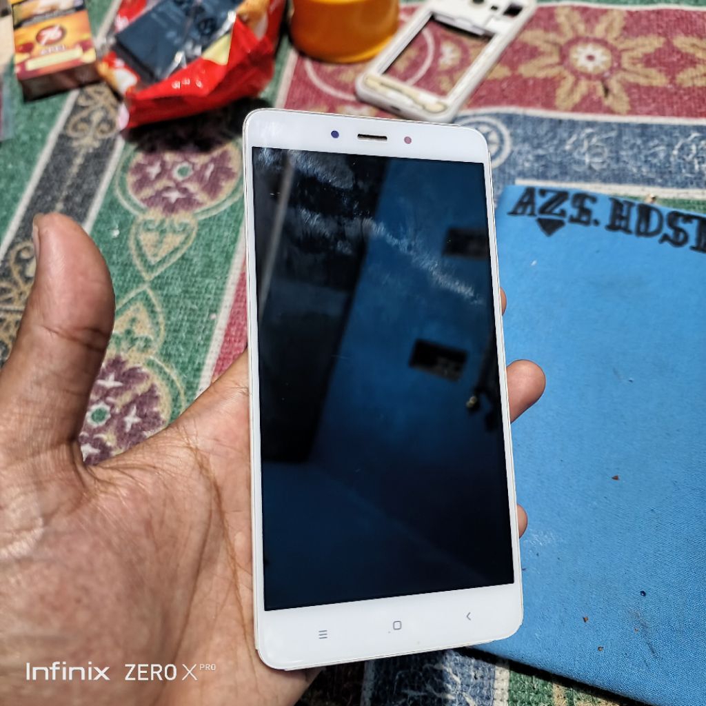 LCD TOUCHCREEN XIAOMI REDMI NOTE 4X MEDIATEK KOMDISI FISIK MASI BAGUS MINUS ADA GARIS MERAH BAGIAN K