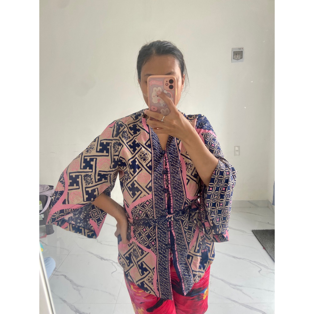 Atasan batik lengan panjang kimono