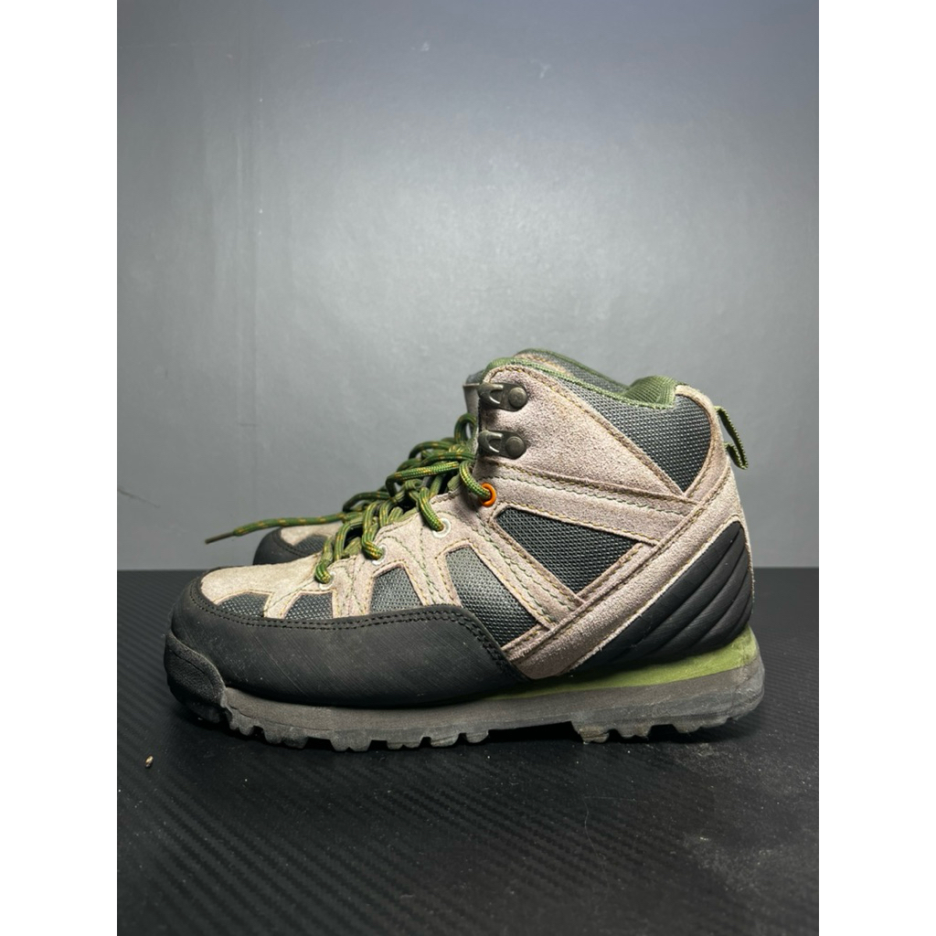 sepatu eiger second