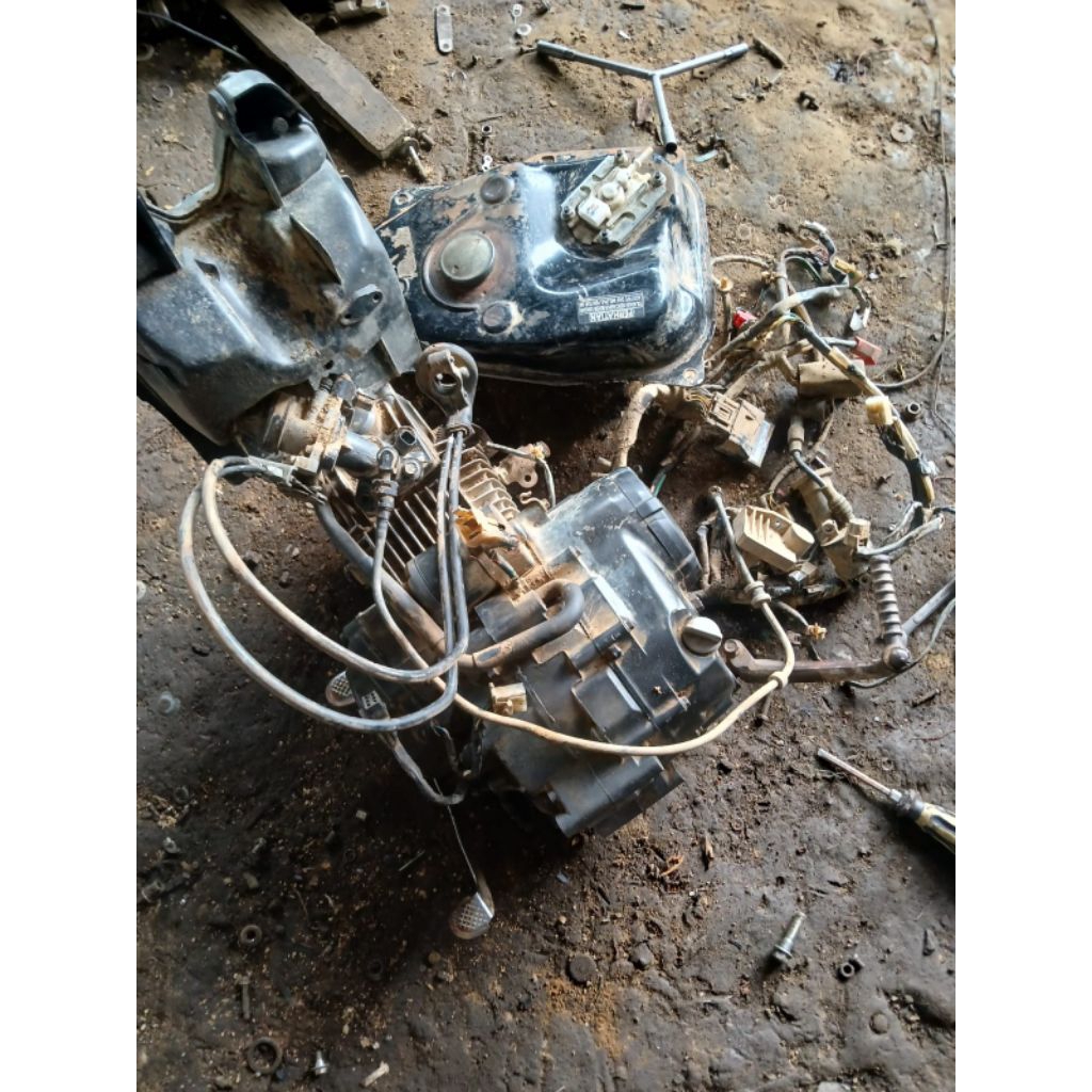 mesin Supra x 125 fi stnk ada+set pengapian set injeksi+tangki