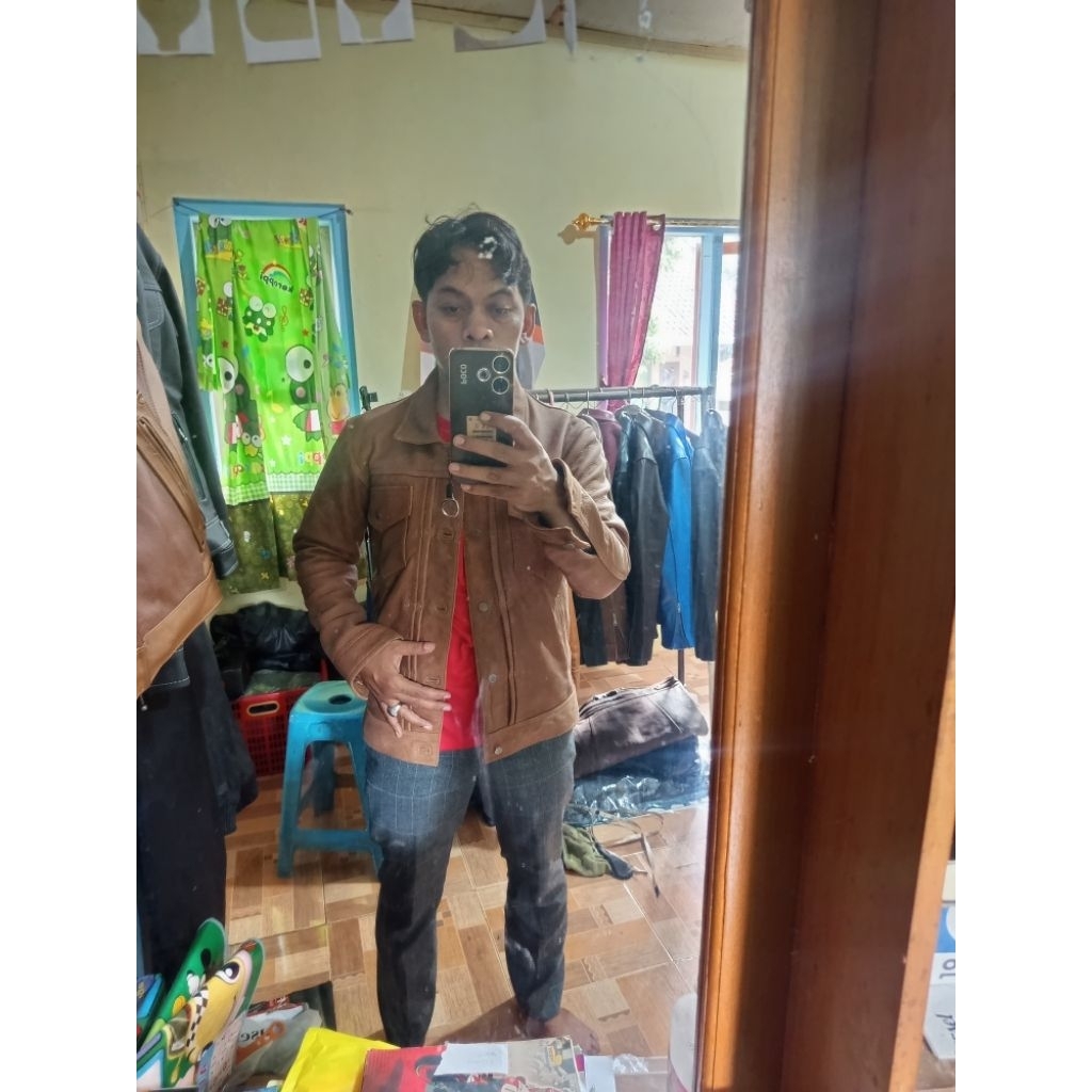 jaket kulit asli 100% OBAT GANTENG MODEL REMPEL KANCING LEVIS (koleksi)size m FitL