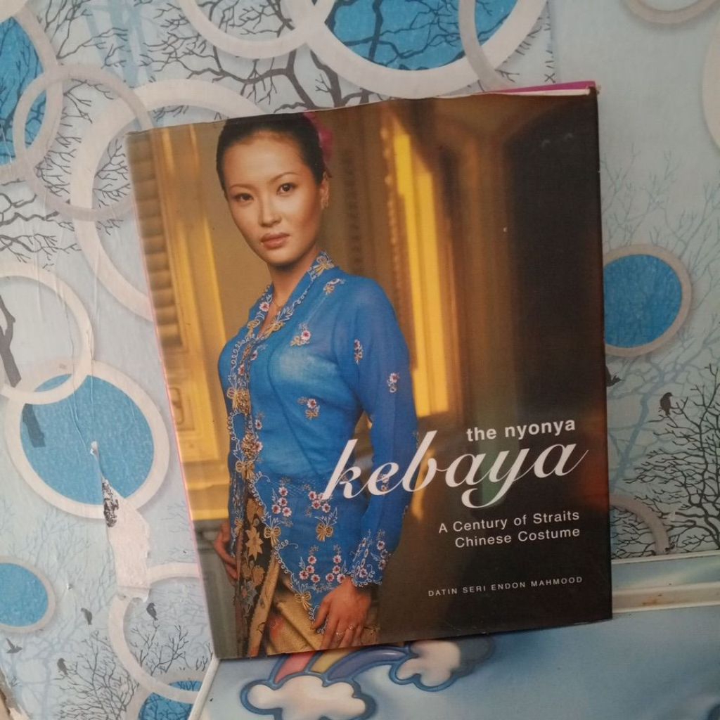 THE NYONYA KEBAYA