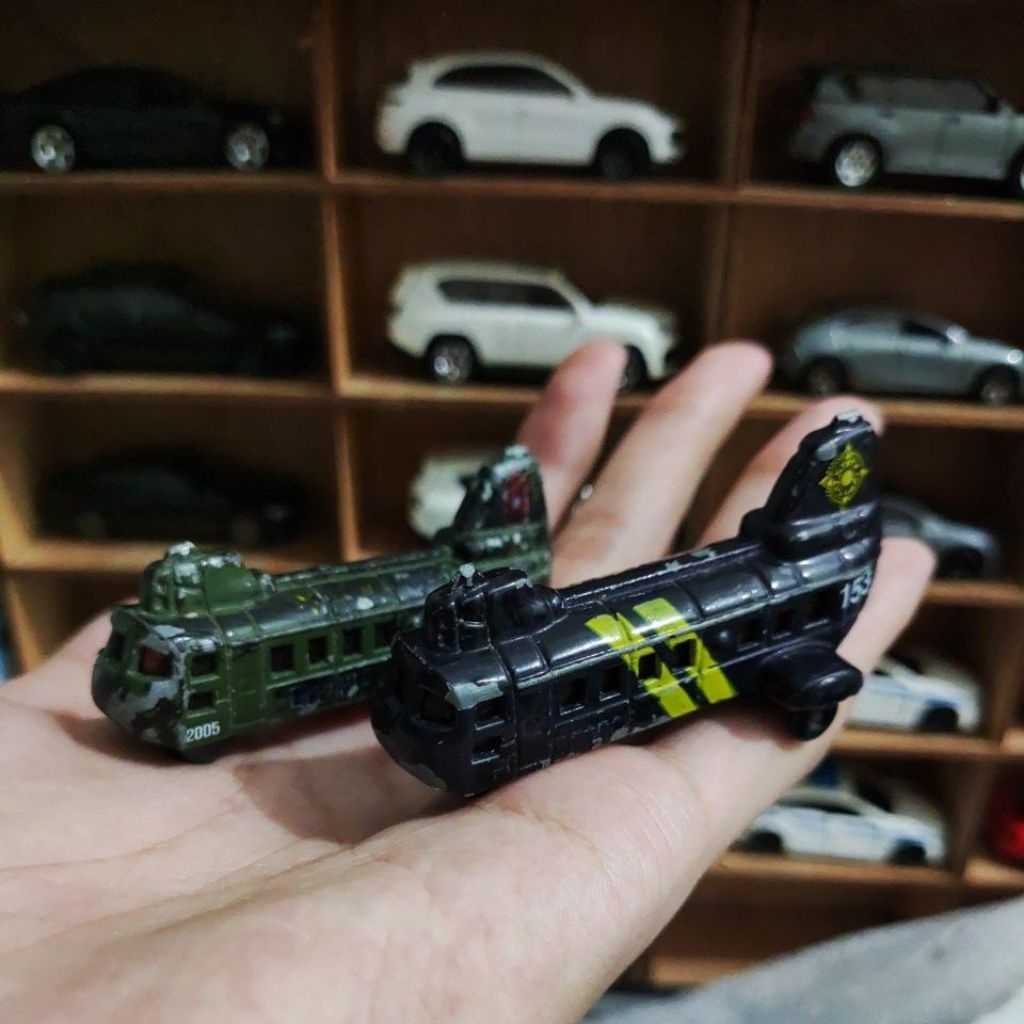 diecast set street machine helikopter militer chinnok junk loose