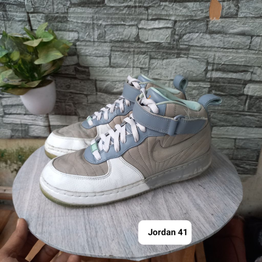 Sepatu sneakers second original merk Nike Jordan size41 insol26cm